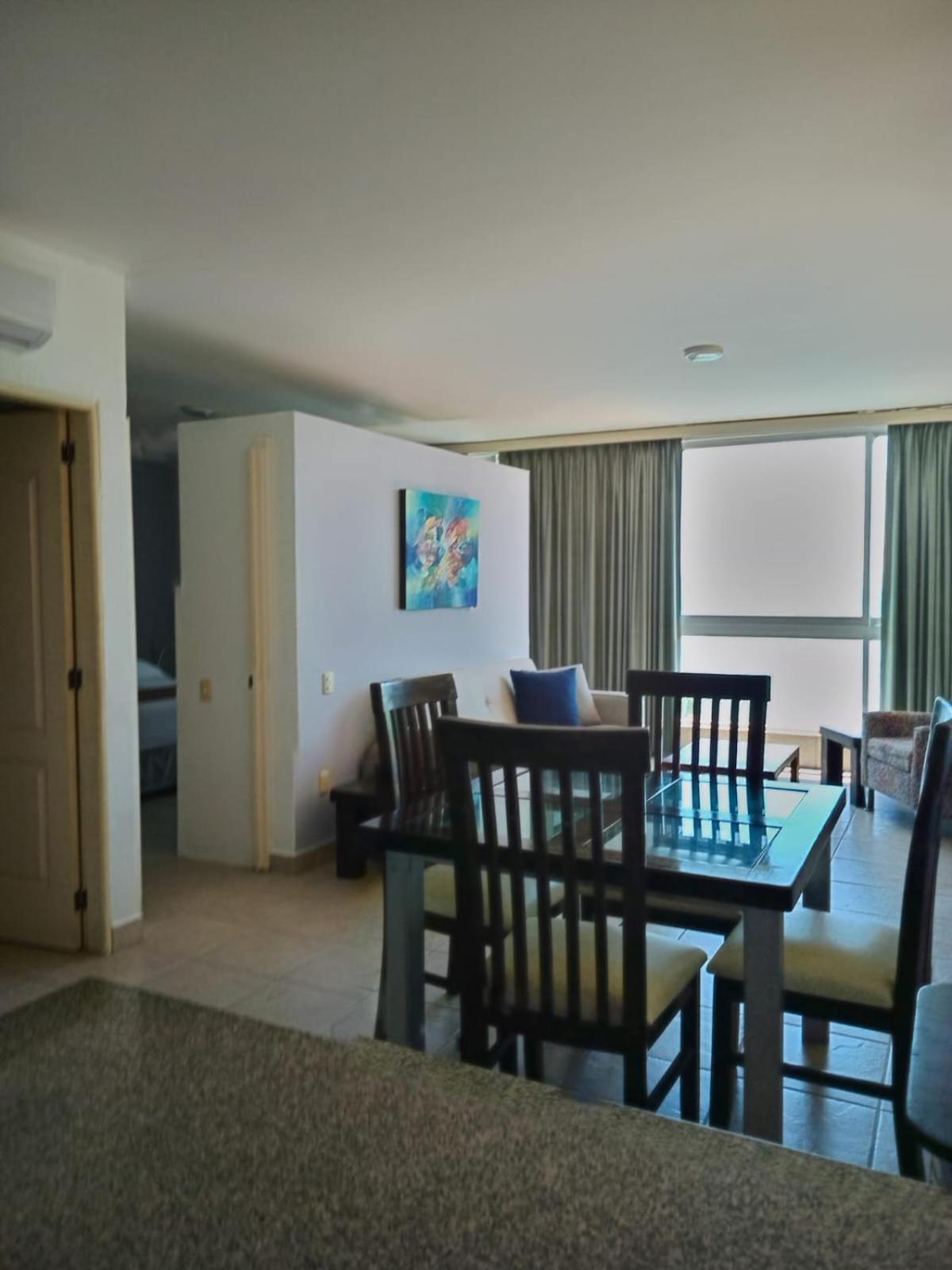 Banderas Suites Бусеріас Екстер'єр фото
