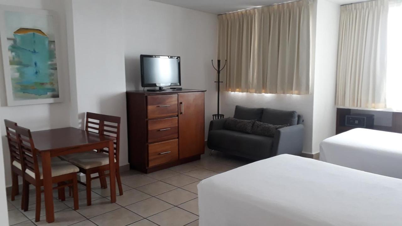 Banderas Suites Бусеріас Екстер'єр фото